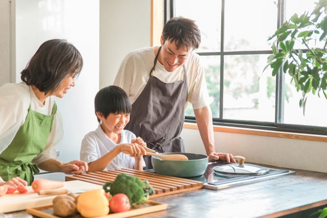 子どものお手伝い力を育てる！年齢別にできる家事リスト
